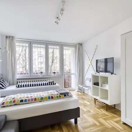 Labo Metro Plocka Appartement *