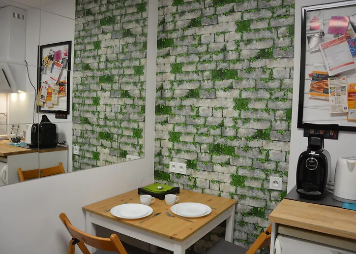 Apartment Labo Metro Plocka