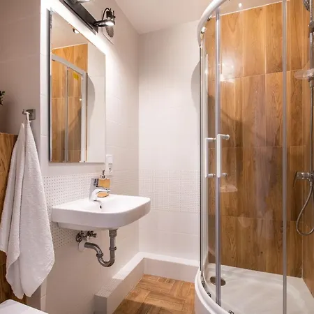 Labo Metro Plocka Apartman Varsó